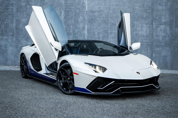 Lamborghini Aventador Ultimae Roadster