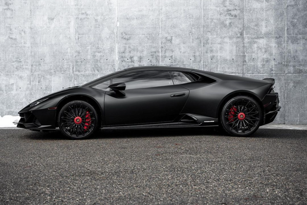 Lamborghini Huracán Matte Black